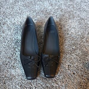 Stuart Weitzman Leather Kitten Heels ❤️SALE